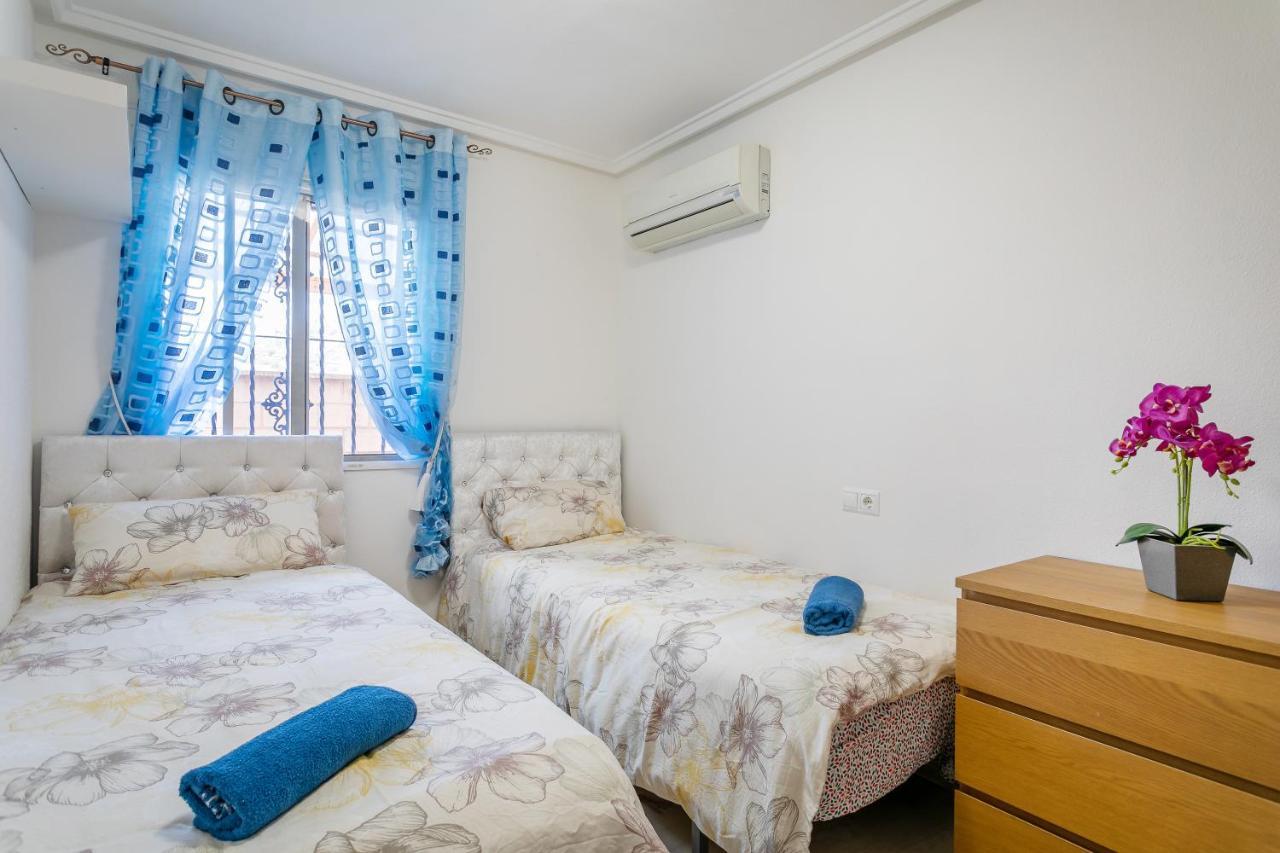 Rr Villa Monforte del Cid Экстерьер фото